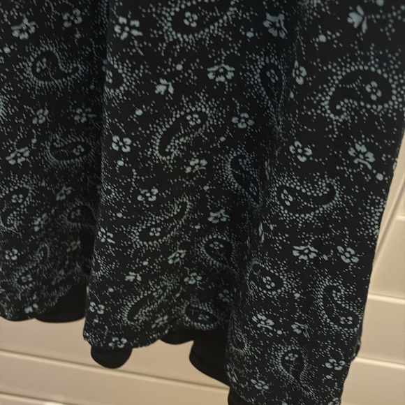 BP Black and White Paisley V-Neck Flutter Sleeve Dress 90s “skater dress” vibes - Picture 11 of 17